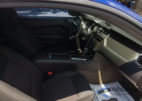 2014 Ford Mustang V6 z USA, uszkodzony, nr VIN 1ZVBP8AM0E5218869